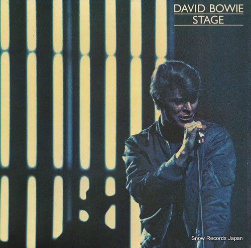 BOWIE, DAVID stage PL02913(2)