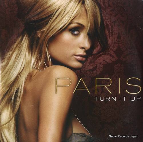 HILTON, PARIS turn it up 0-42902