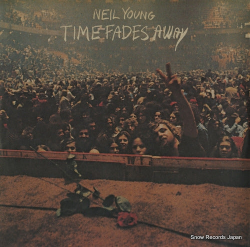 YOUNG, NEIL time fades away P-8375R