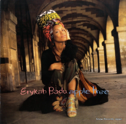 BADU, ERYKAH apple tree UNT56150