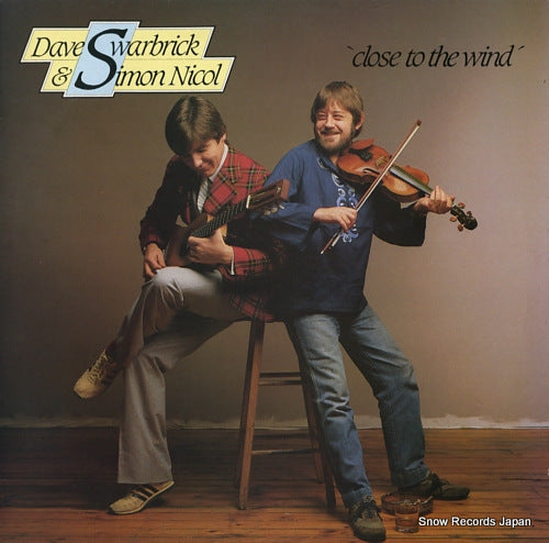 SWARBRICK, DAVE, AND SIMON NICOL close to the wind WR006/AM-697