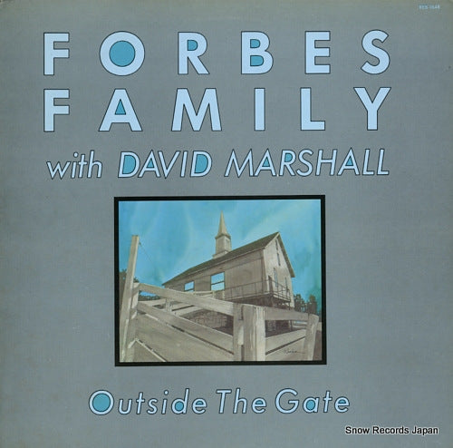 FORBES FAMILY WITH DAVID MARSHALL outside the gate REB-1648