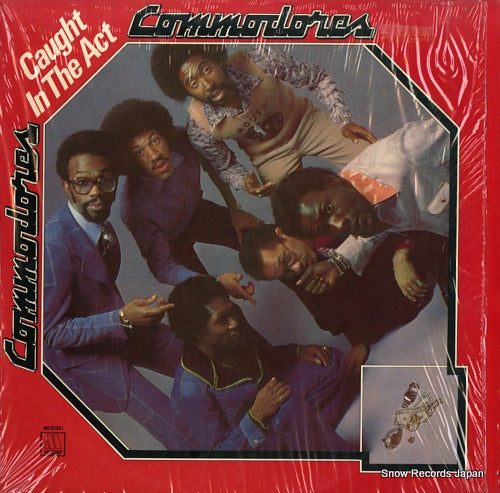 COMMODORES caught in the act M6-820S1