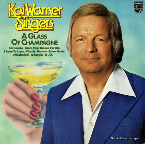WARNER, KAI a glass of champagne 6305305