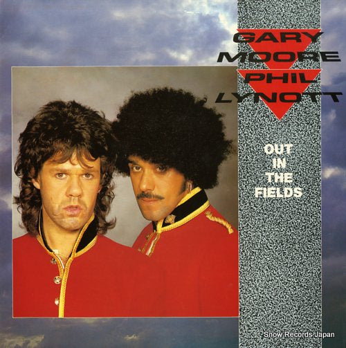 MOORE, GARY, AND PHIL LYNOTT out in the fields TEN49-12