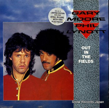 MOORE, GARY, AND PHIL LYNOTT out in the fields TEN49-12