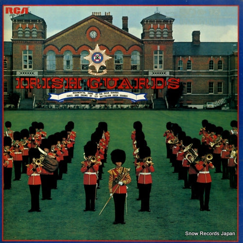 IRISH GUARDS marches on parade JRS-7232